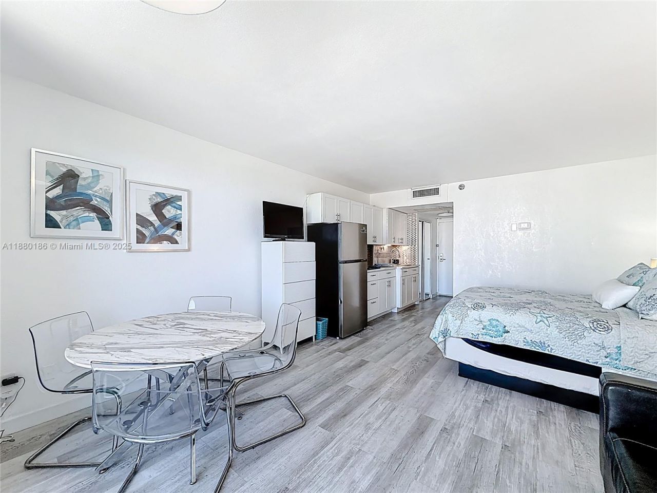 19201 Collins Ave, Unit 636, Sunny Isles Beach, FL 33160 Photo