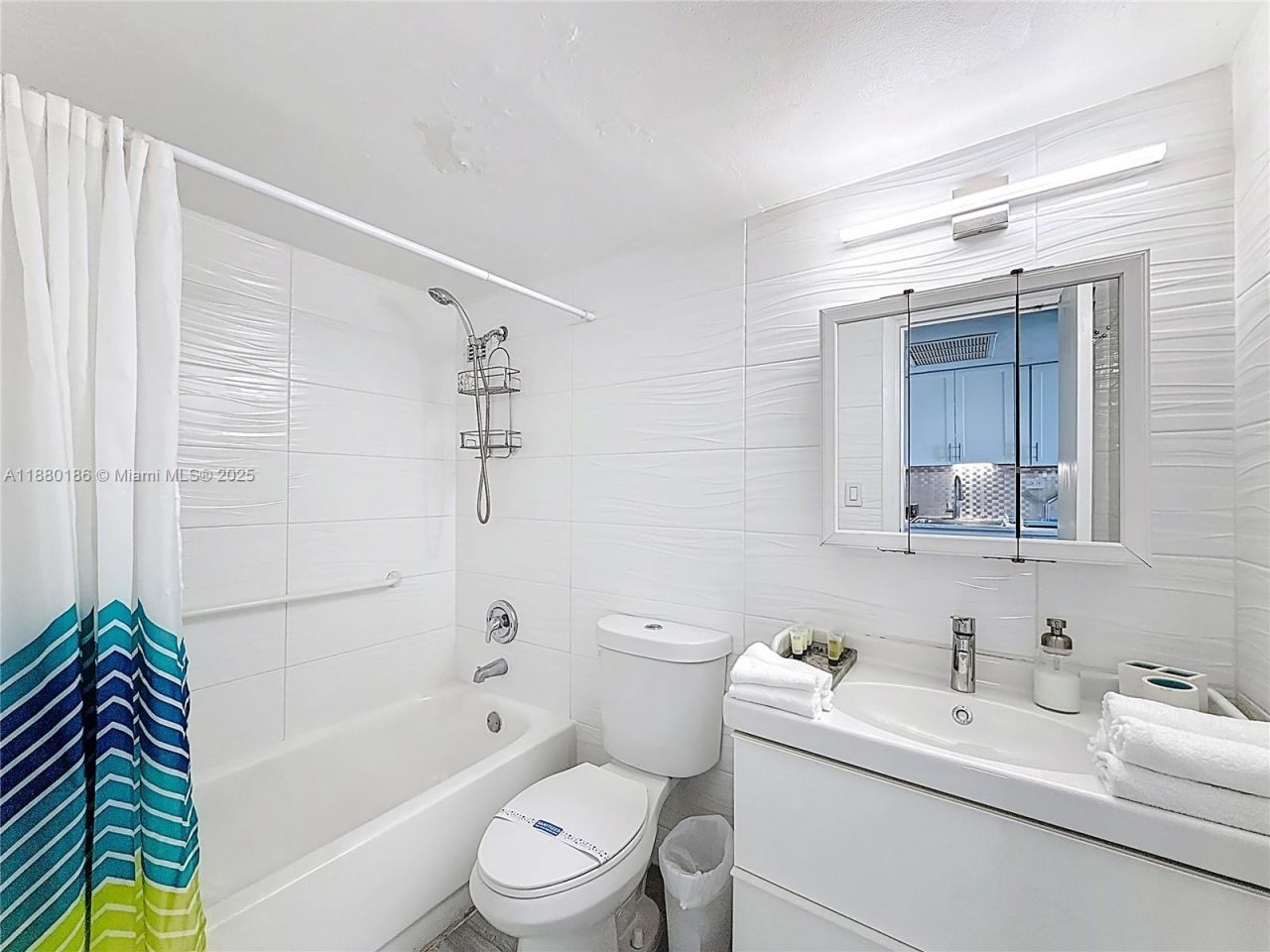 19201 Collins Ave, Unit 636, Sunny Isles Beach, FL 33160 Photo