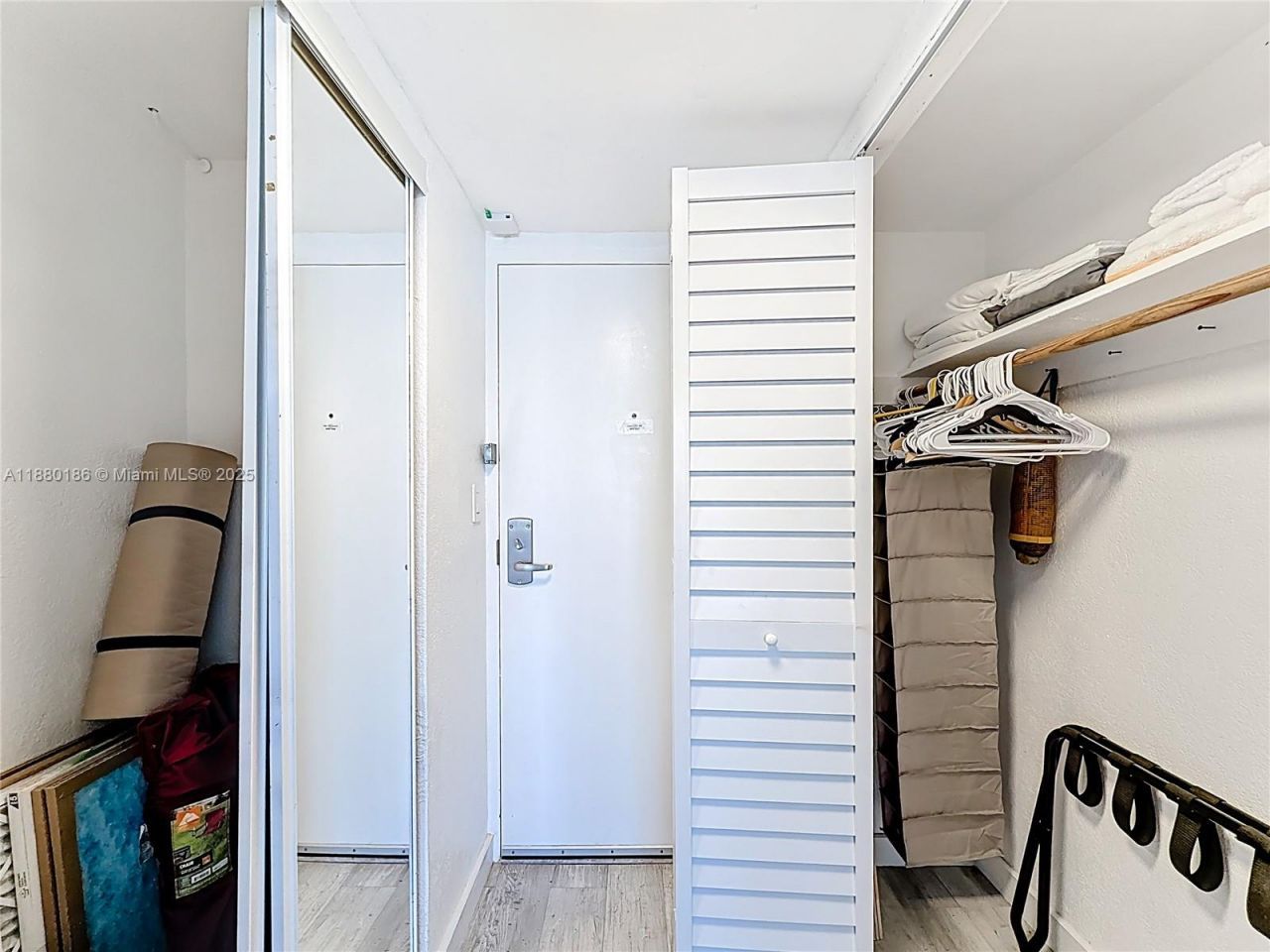 19201 Collins Ave, Unit 636, Sunny Isles Beach, FL 33160 Photo