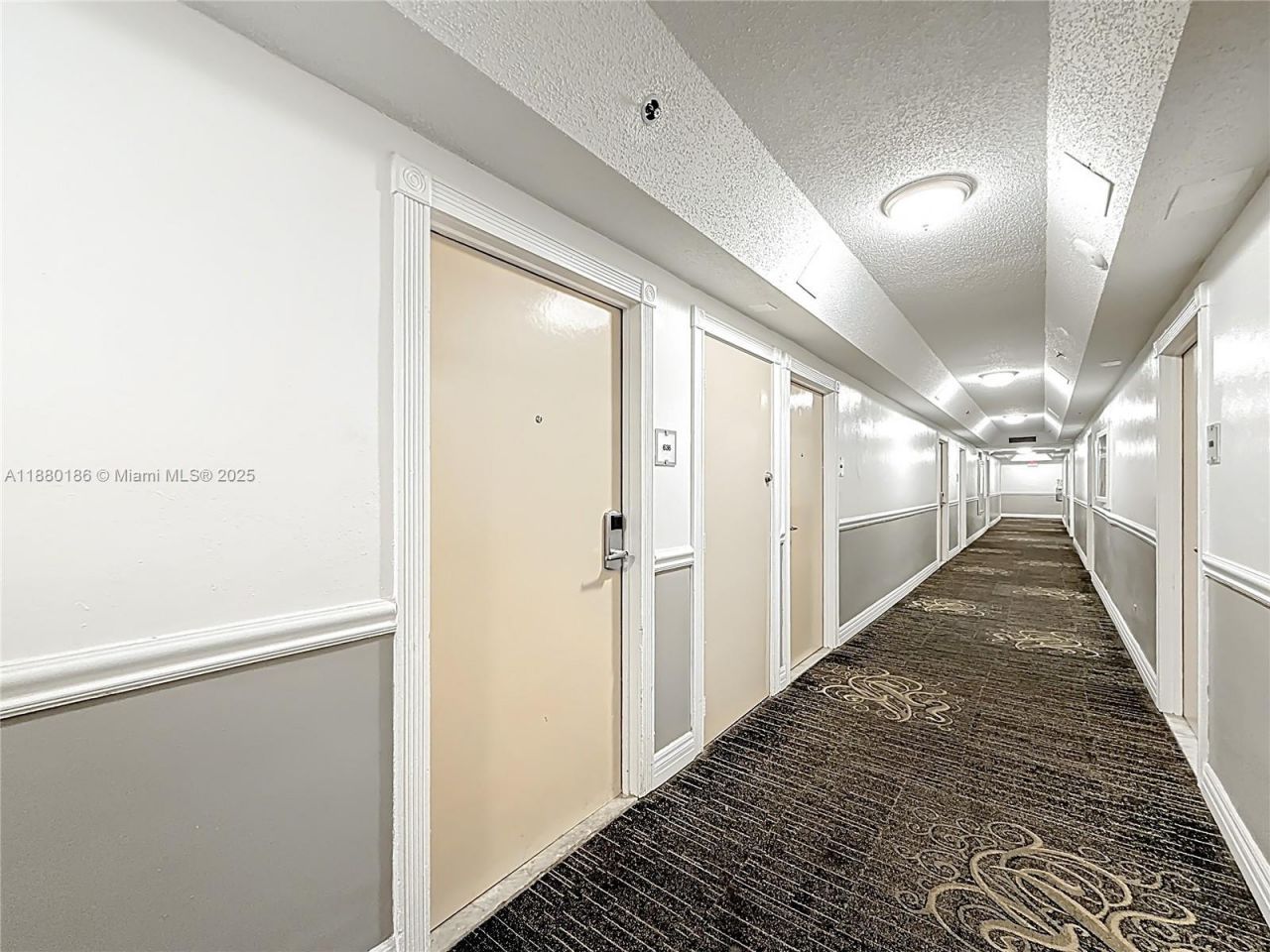 19201 Collins Ave, Unit 636, Sunny Isles Beach, FL 33160 Photo