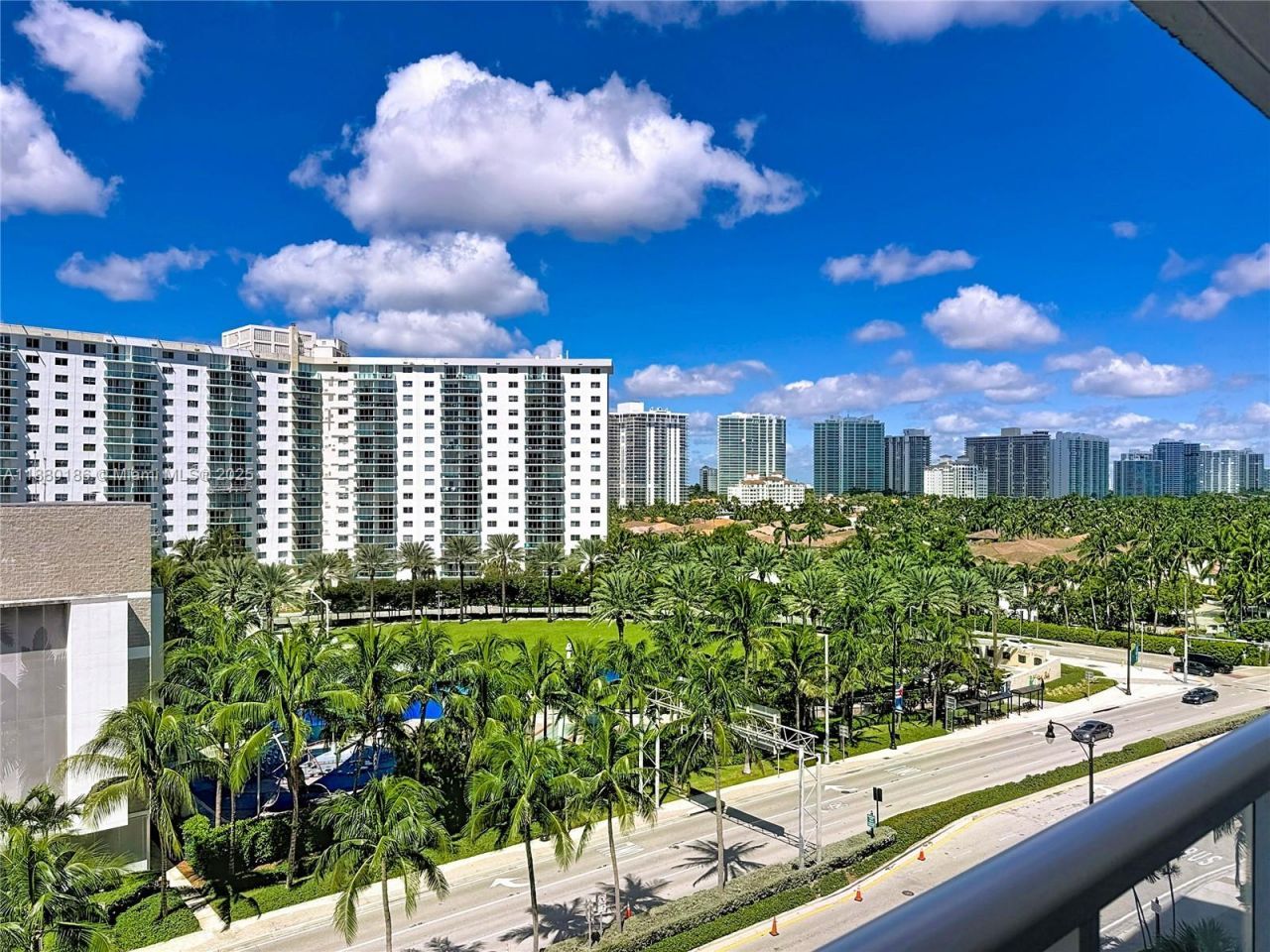 19201 Collins Ave, Unit 636, Sunny Isles Beach, FL 33160 Photo