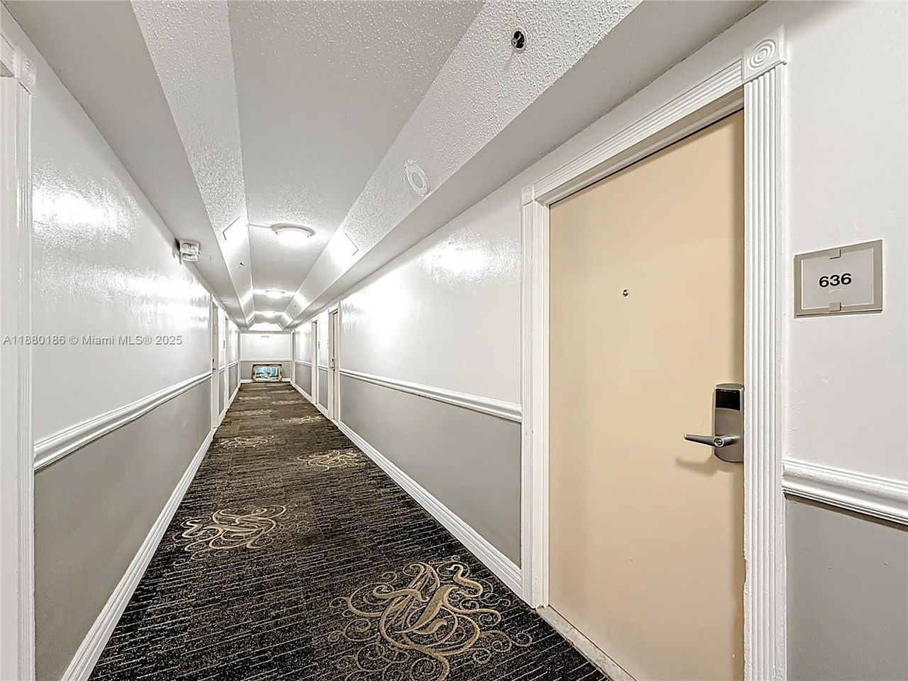 19201 Collins Ave, Unit 636, Sunny Isles Beach, FL 33160 Photo