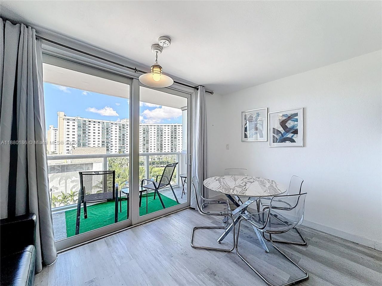 19201 Collins Ave, Unit 636, Sunny Isles Beach, FL 33160 Photo