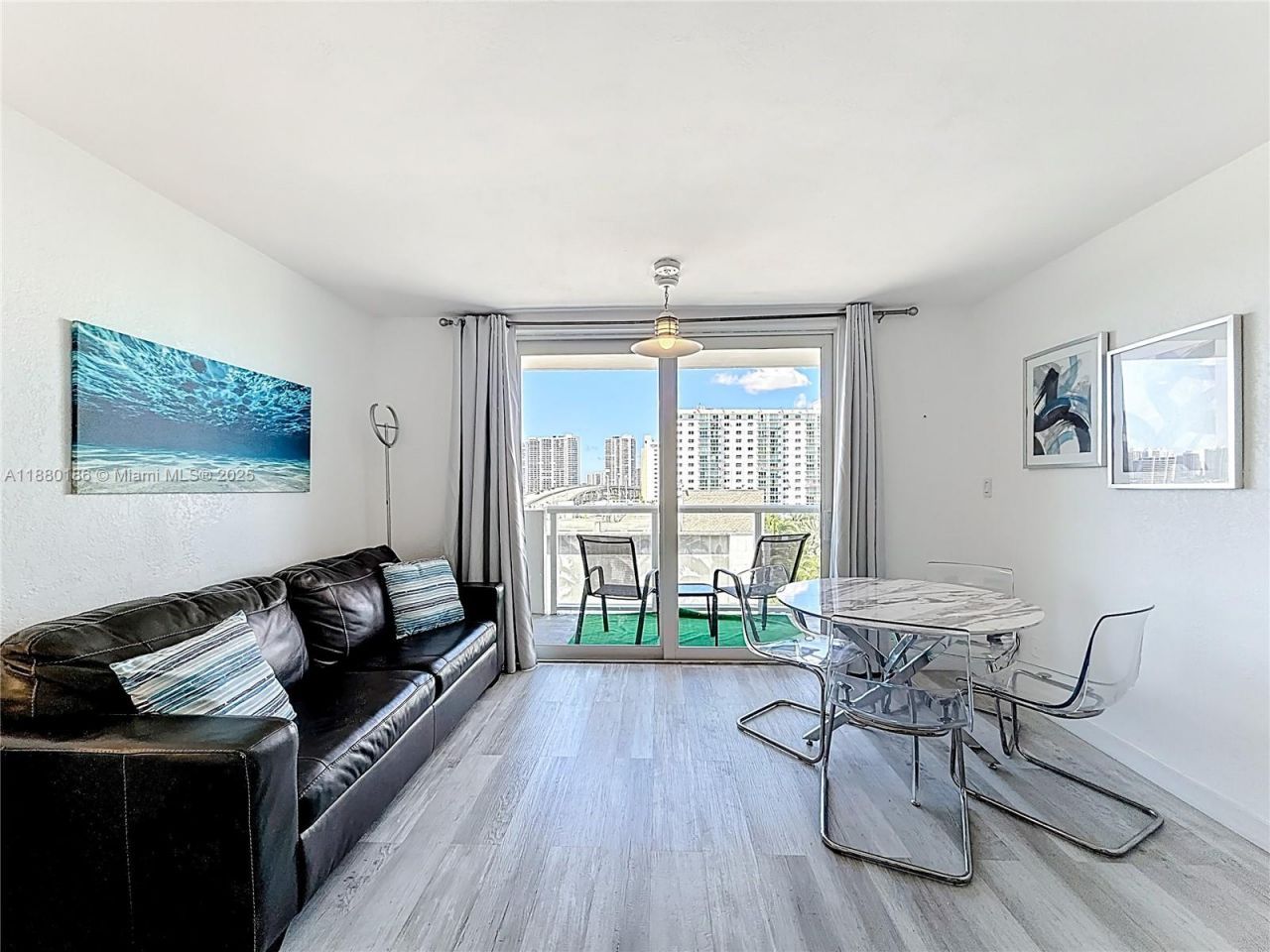 19201 Collins Ave, Unit 636, Sunny Isles Beach, FL 33160 Photo