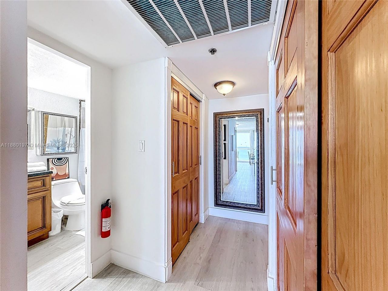 19201 Collins Ave, Unit 1010, Sunny Isles Beach, FL 33160 Photo