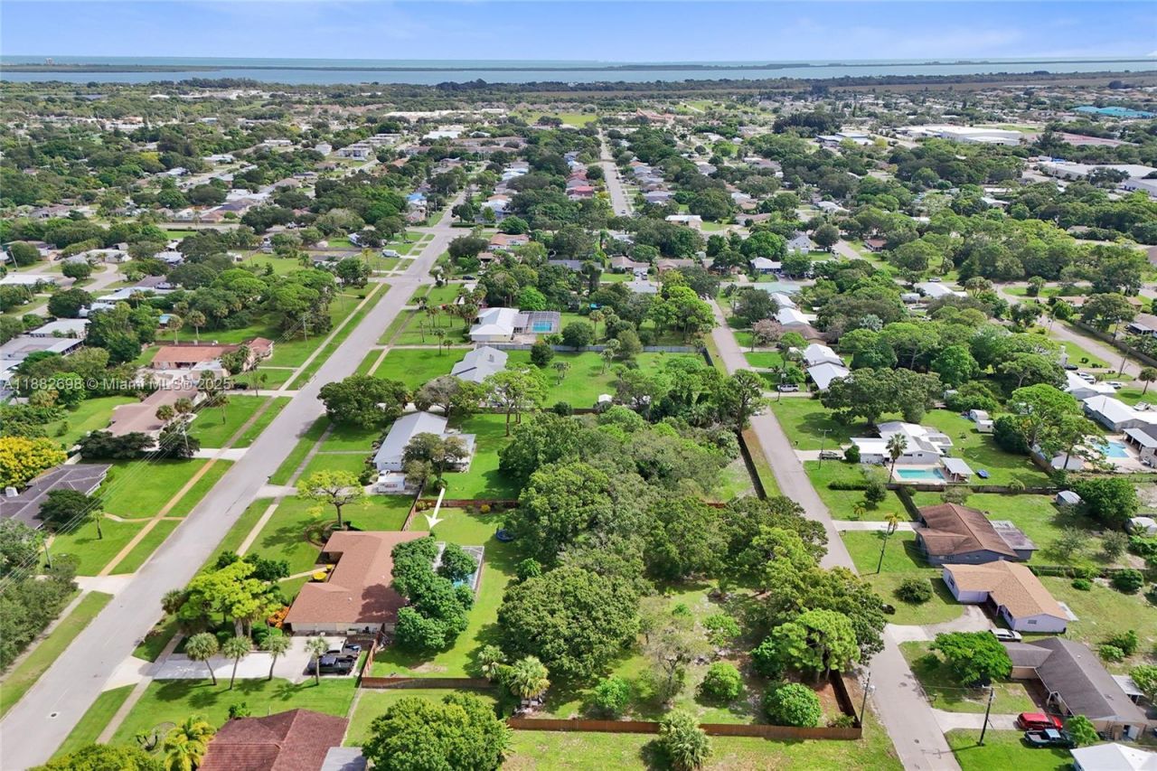 1021 Grandview Blvd, Fort Pierce, FL 34982 Photo