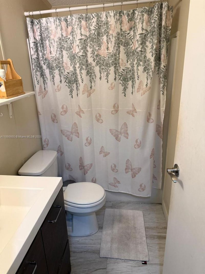 909 SW 131 Way, Davie, FL 33325 Photo