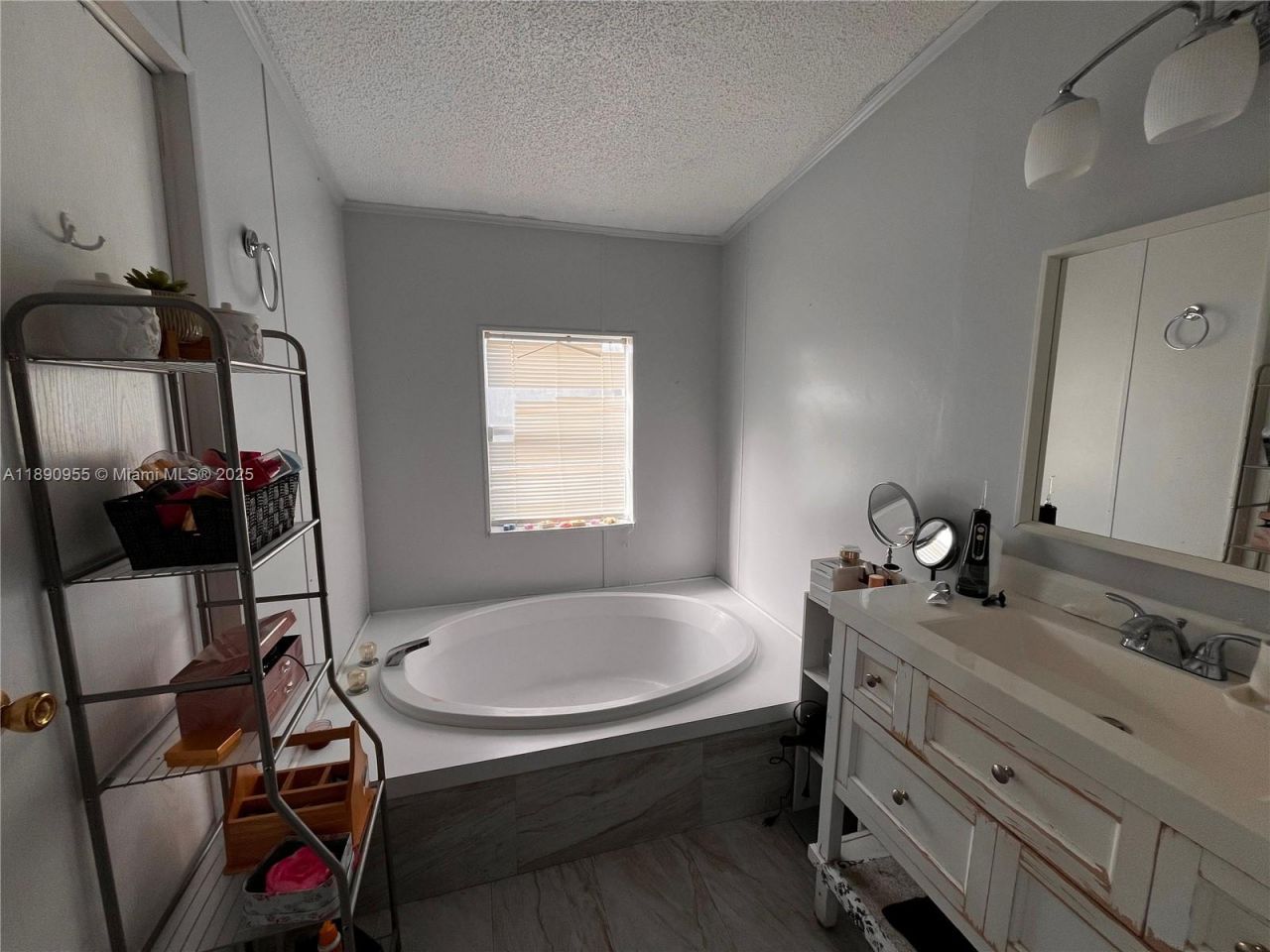 909 SW 131 Way, Davie, FL 33325 Photo