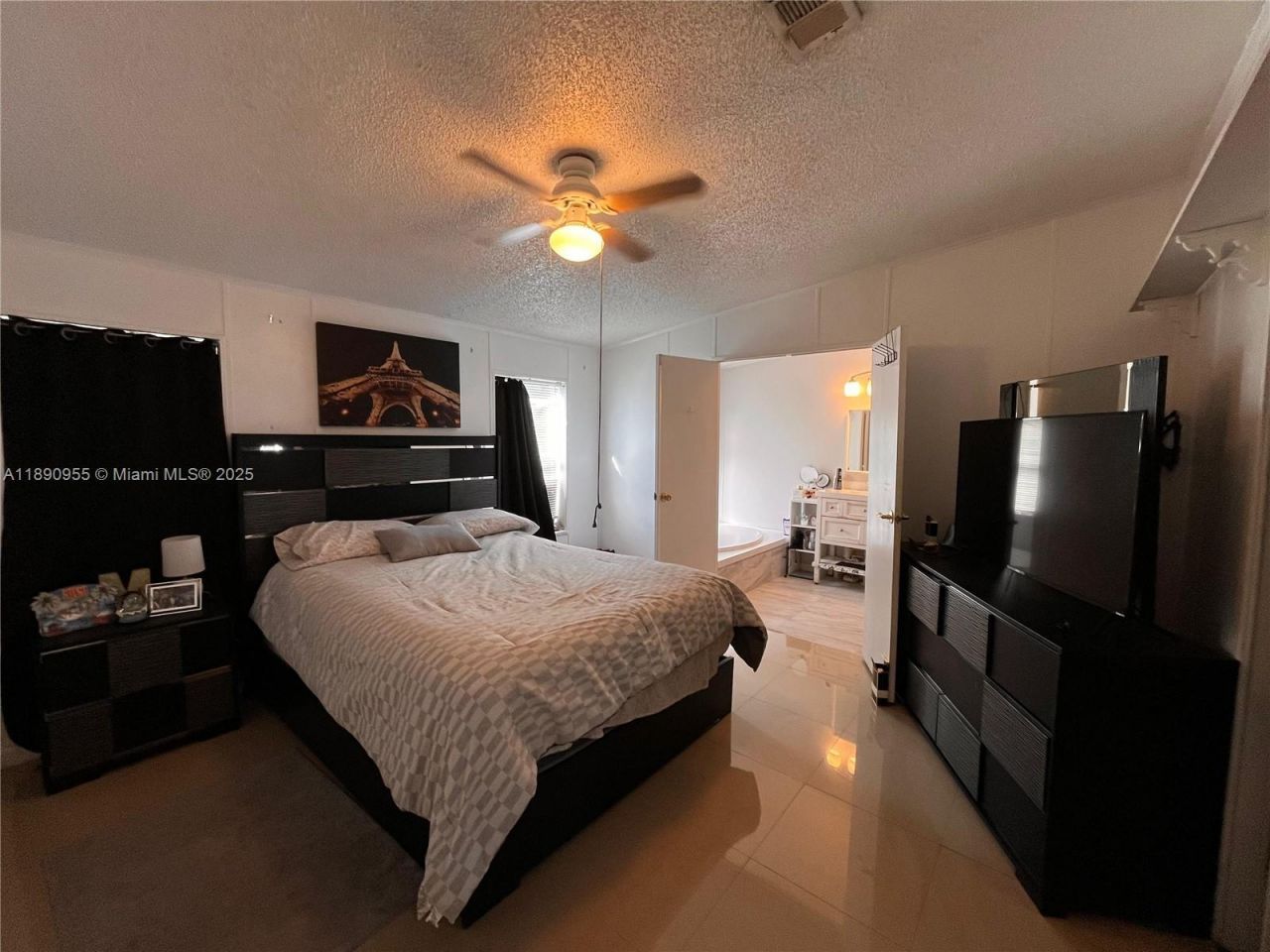 909 SW 131 Way, Davie, FL 33325 Photo