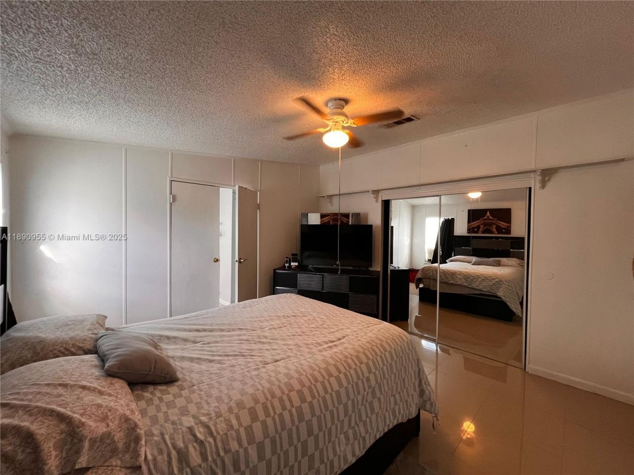 909 SW 131 Way, Davie, FL 33325 Photo