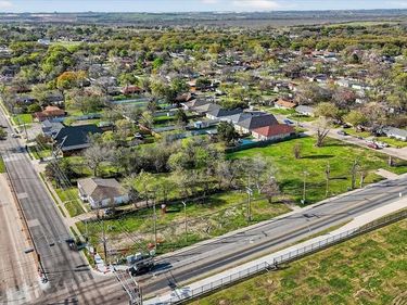 451 N Jim Miller Road, Dallas, TX 75217