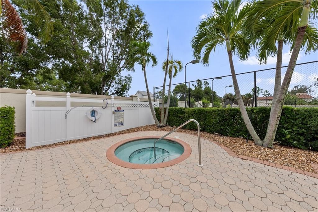 15201 Royal Windsor Ln, Unit 403, Fort Myers, FL 33919 Photo