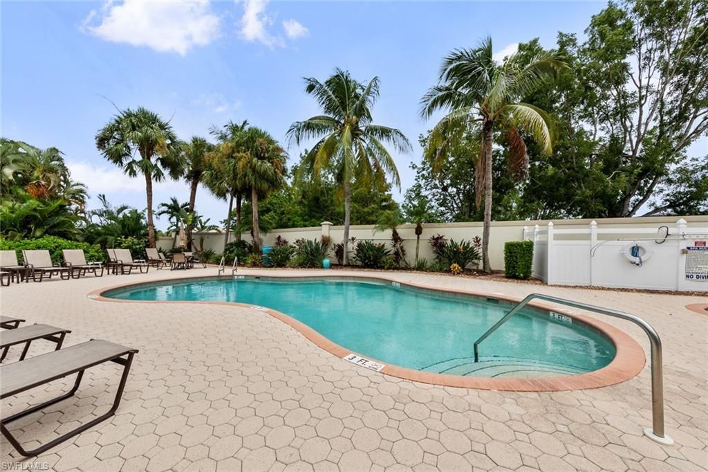 15201 Royal Windsor Ln, Unit 403, Fort Myers, FL 33919 Photo