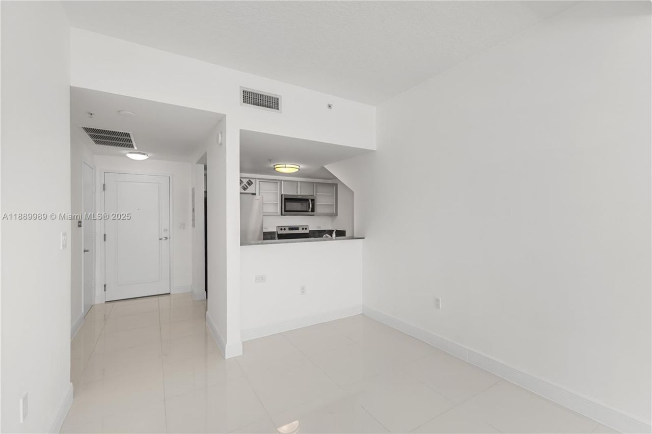 1861 NW S River Dr, Unit 406, Miami, FL 33125 Photo