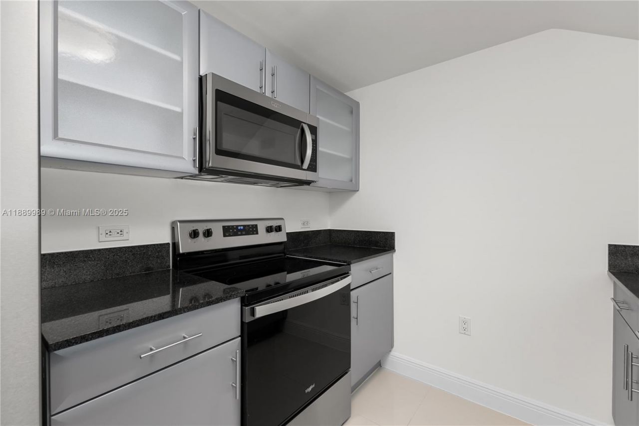 1861 NW S River Dr, Unit 406, Miami, FL 33125 Photo