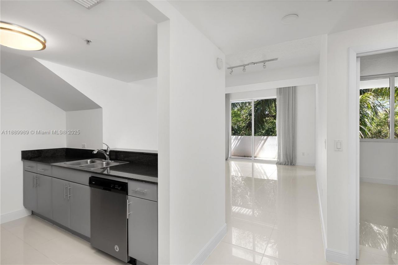 1861 NW S River Dr, Unit 406, Miami, FL 33125 Photo