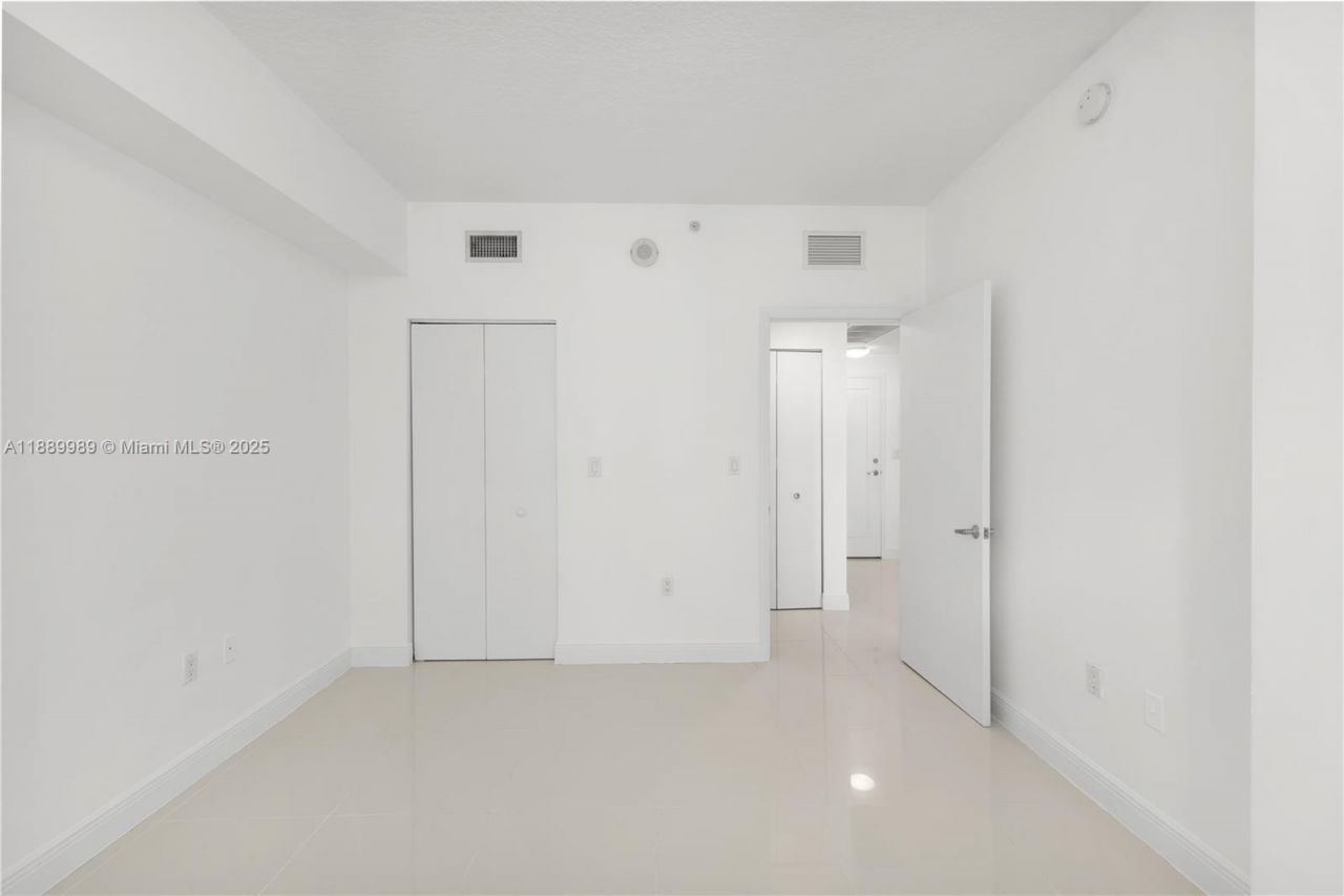 1861 NW S River Dr, Unit 406, Miami, FL 33125 Photo