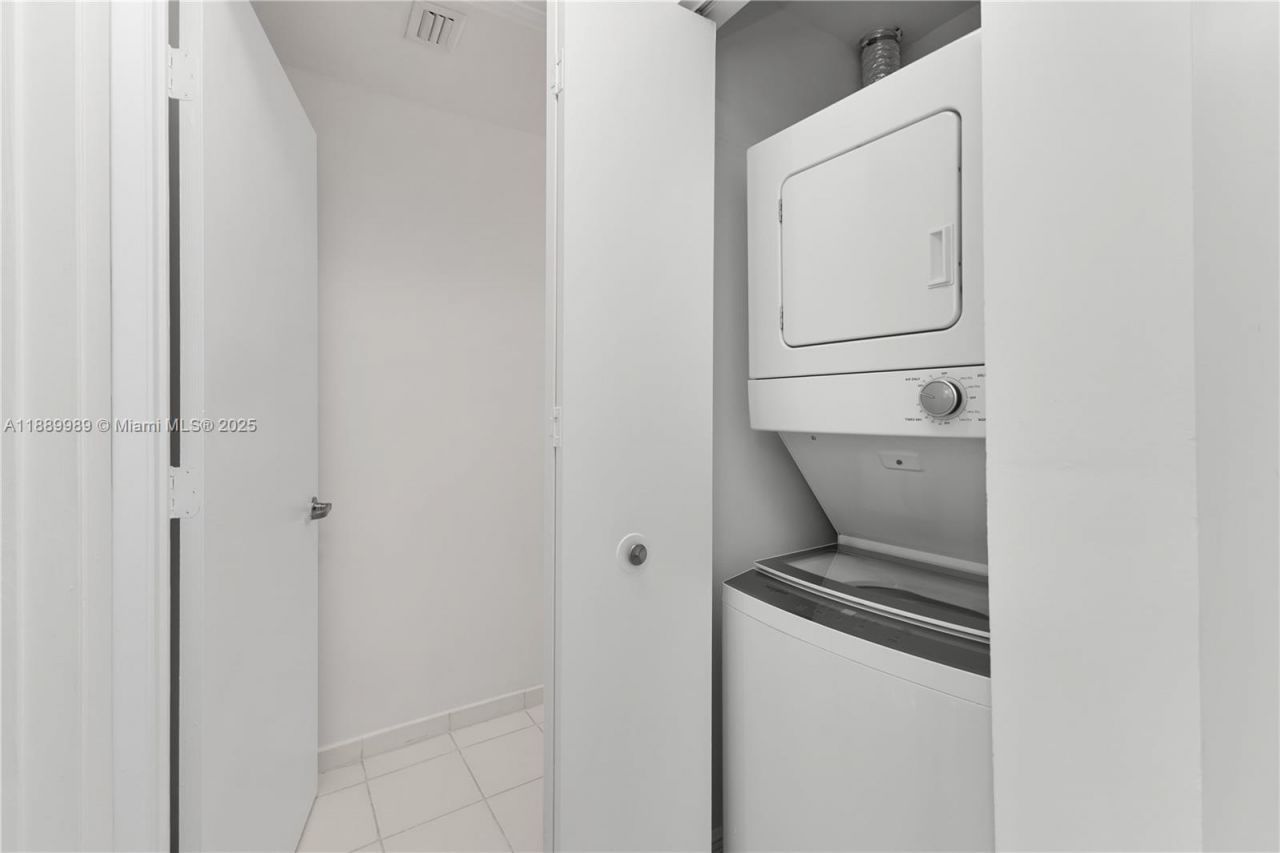 1861 NW S River Dr, Unit 406, Miami, FL 33125 Photo