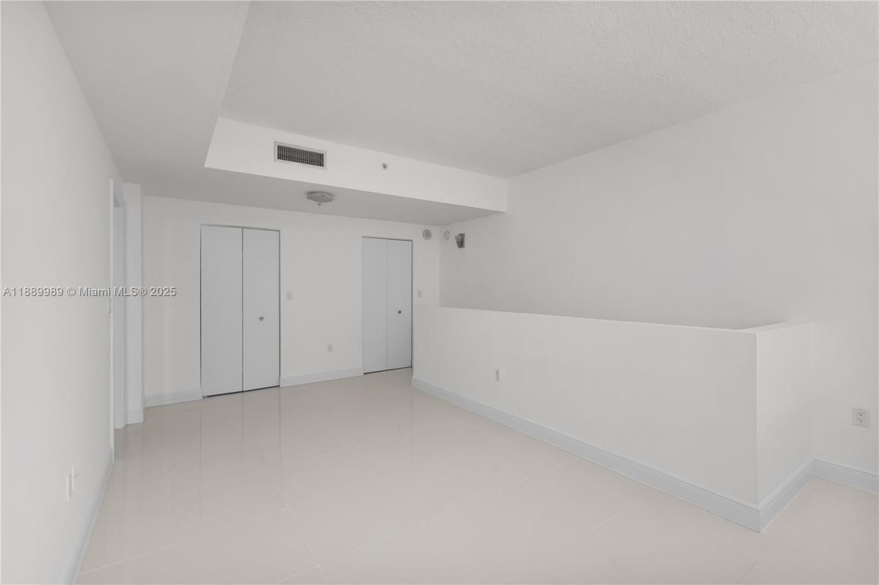 1861 NW S River Dr, Unit 406, Miami, FL 33125 Photo