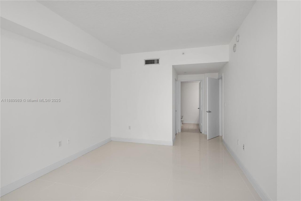 1861 NW S River Dr, Unit 406, Miami, FL 33125 Photo