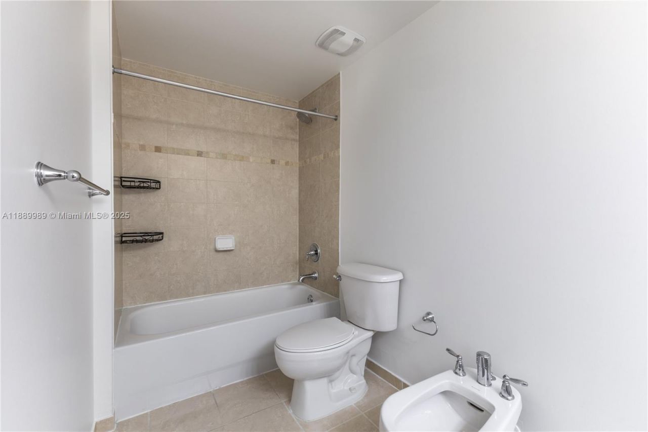 1861 NW S River Dr, Unit 406, Miami, FL 33125 Photo