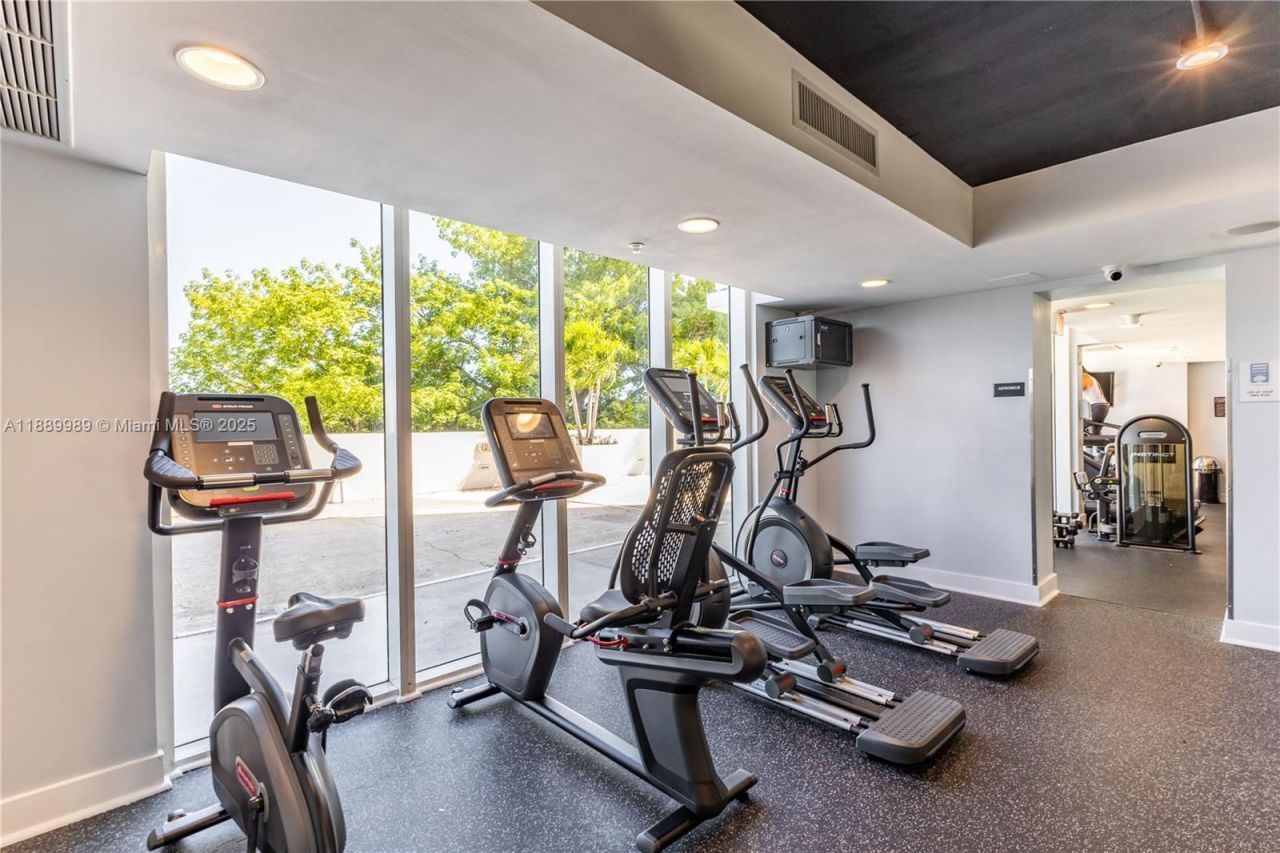 1861 NW S River Dr, Unit 406, Miami, FL 33125 Photo