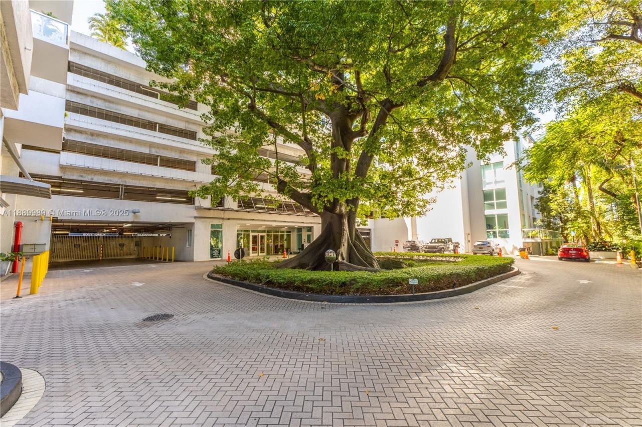 1861 NW S River Dr, Unit 406, Miami, FL 33125 Photo