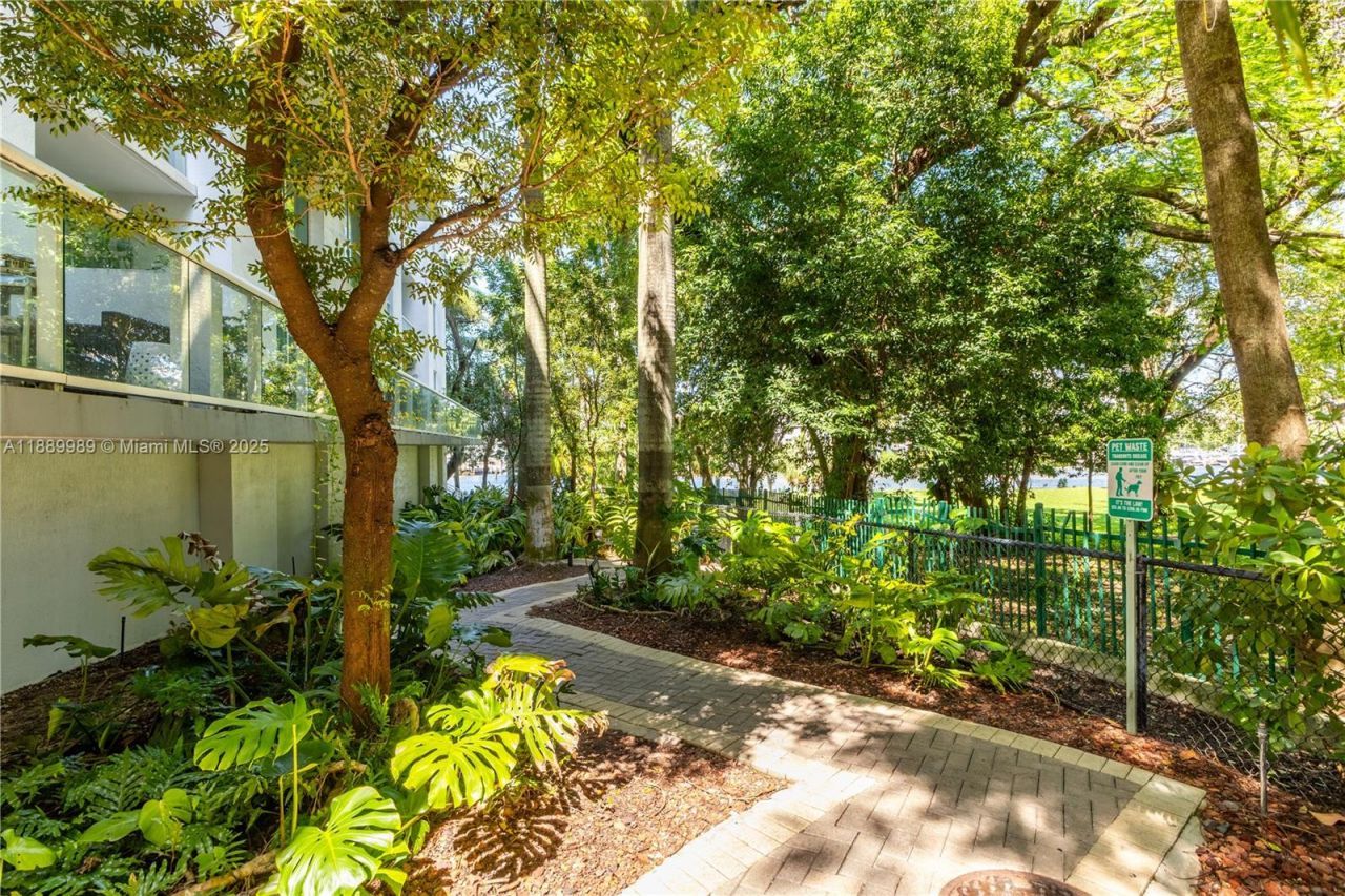 1861 NW S River Dr, Unit 406, Miami, FL 33125 Photo