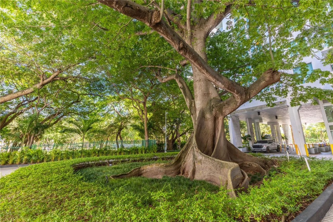 1861 NW S River Dr, Unit 406, Miami, FL 33125 Photo