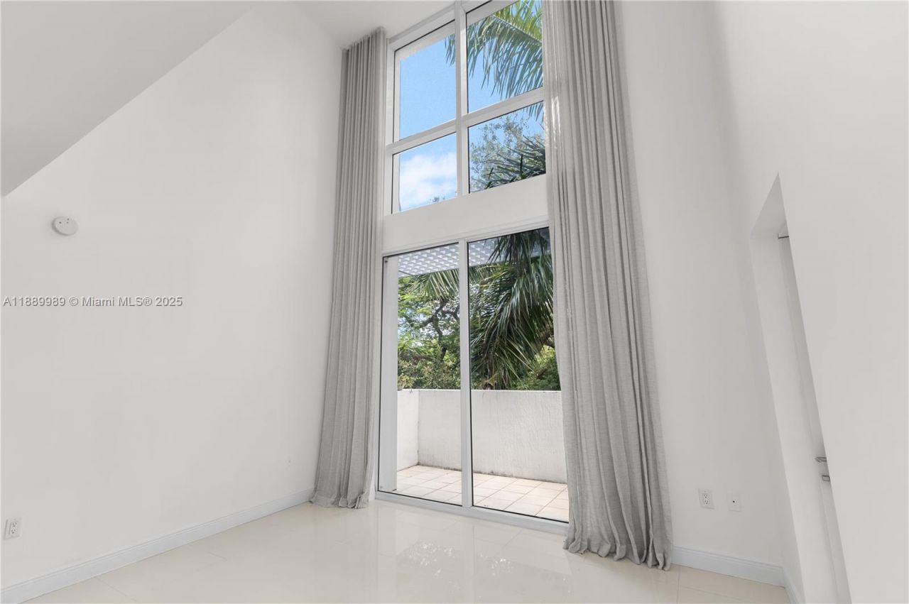 1861 NW S River Dr, Unit 406, Miami, FL 33125 Photo