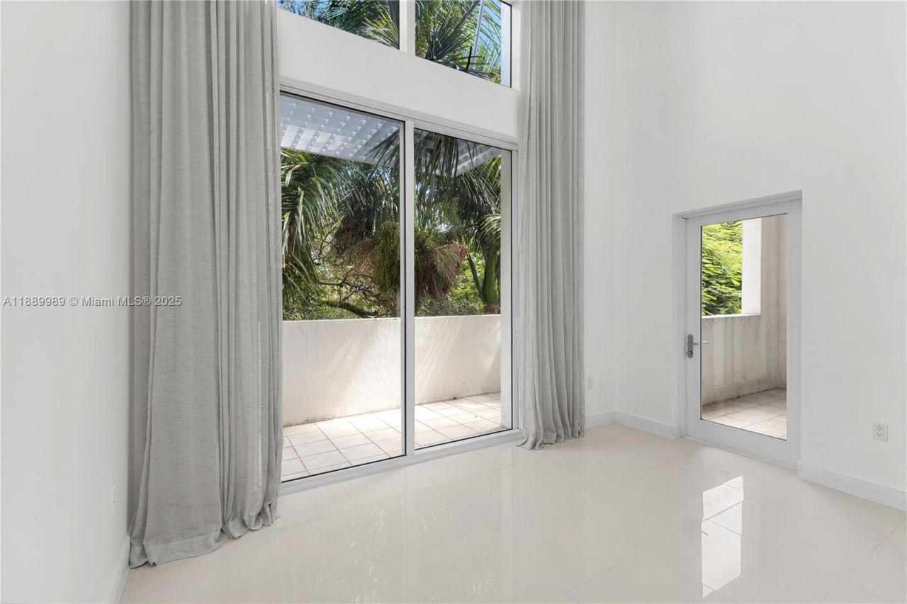 1861 NW S River Dr, Unit 406, Miami, FL 33125 Photo