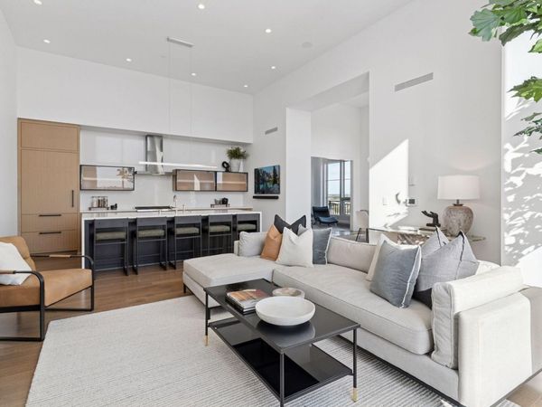 1111 W River Parkway, Unit 8D, Minneapolis, MN 55415