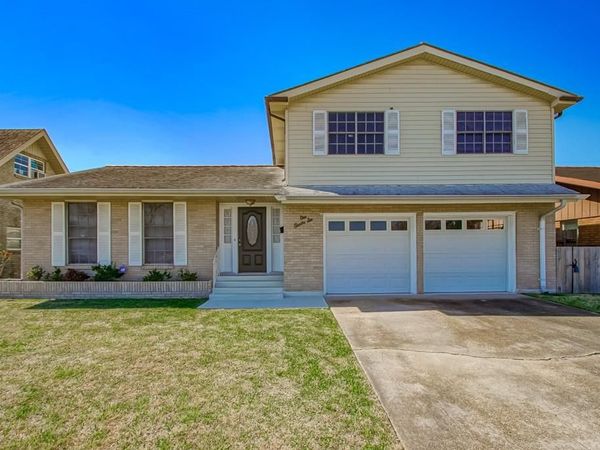 136 LINDA Court, Gretna, LA 70053