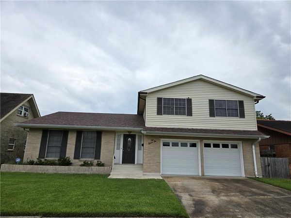 136 LINDA Court, Gretna, LA 70053
