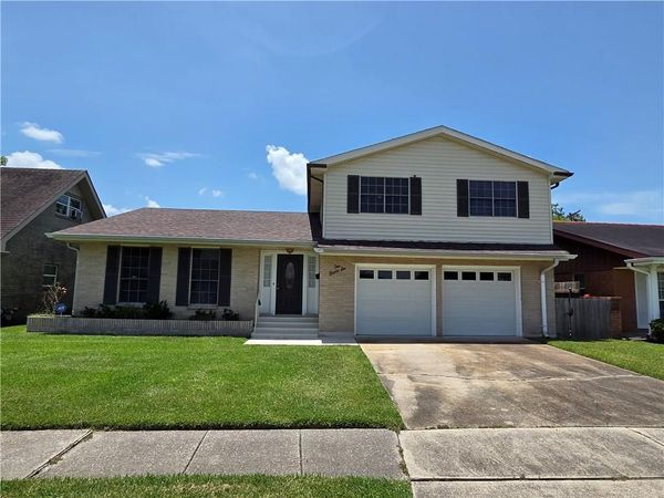 136 LINDA Court, Gretna, LA 70053