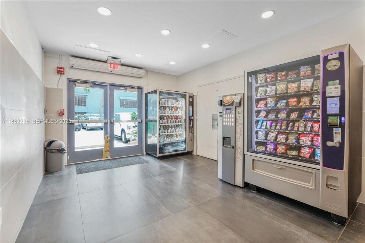 1865 79th St, Unit 12G, North Bay Village, FL 33141 Photo