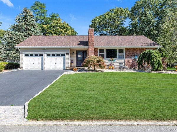 41 Landing Lane, Port Jefferson, NY 11777