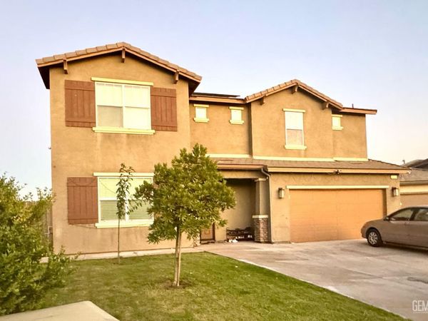 7420 Echo Creek Lane, Bakersfield, CA 93313