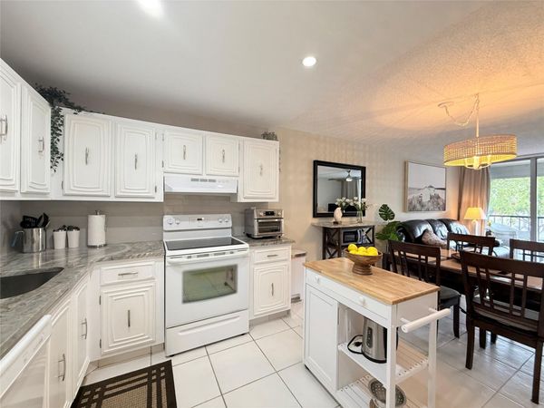 3771 Environ Boulevard, Unit 346, Lauderhill, FL 33319