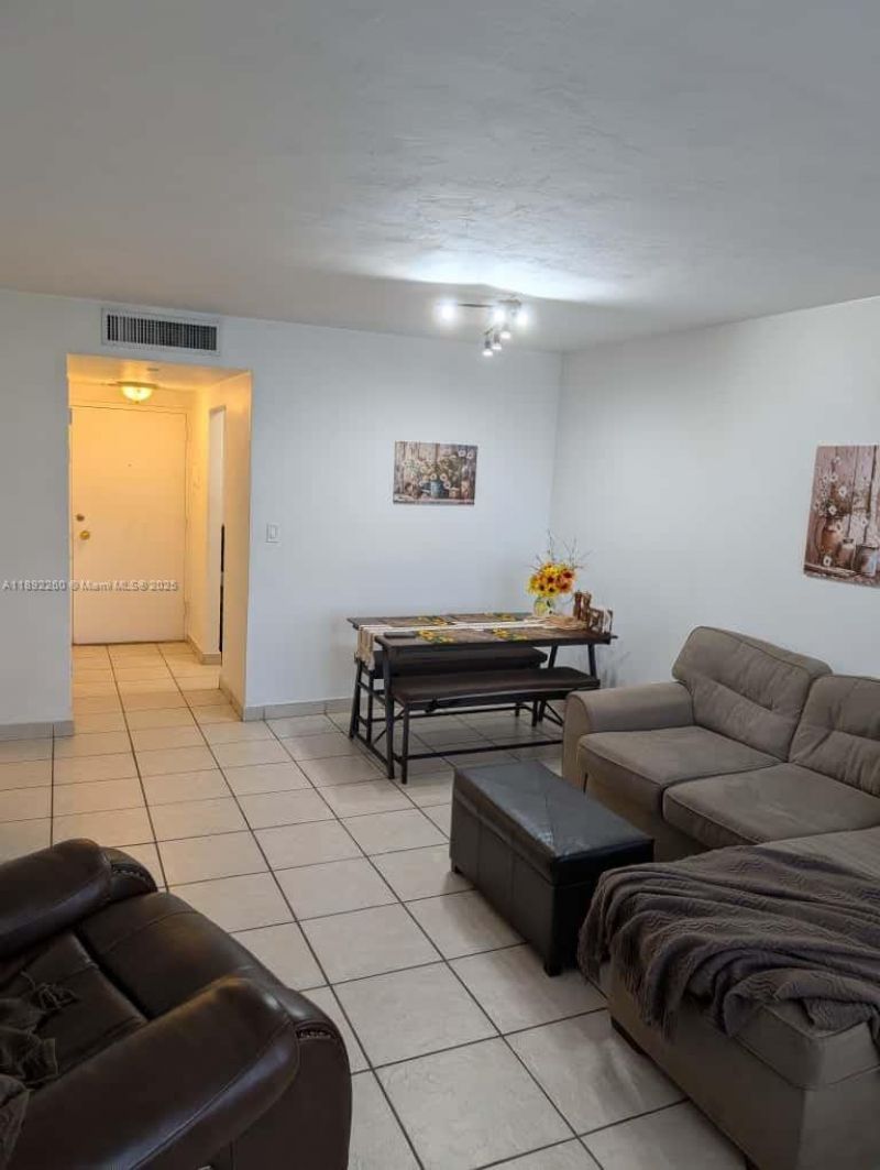 2899 Collins Ave, Unit 736, Miami Beach, FL 33140 Photo