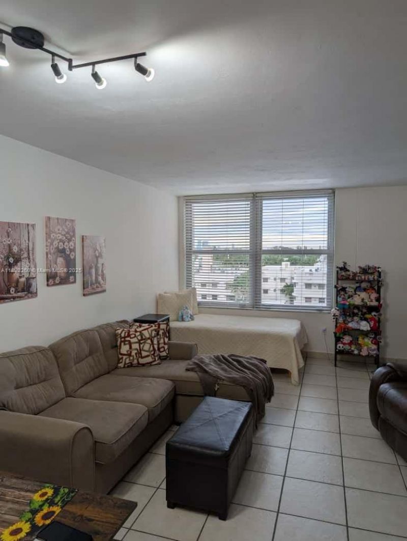 2899 Collins Ave, Unit 736, Miami Beach, FL 33140 Photo