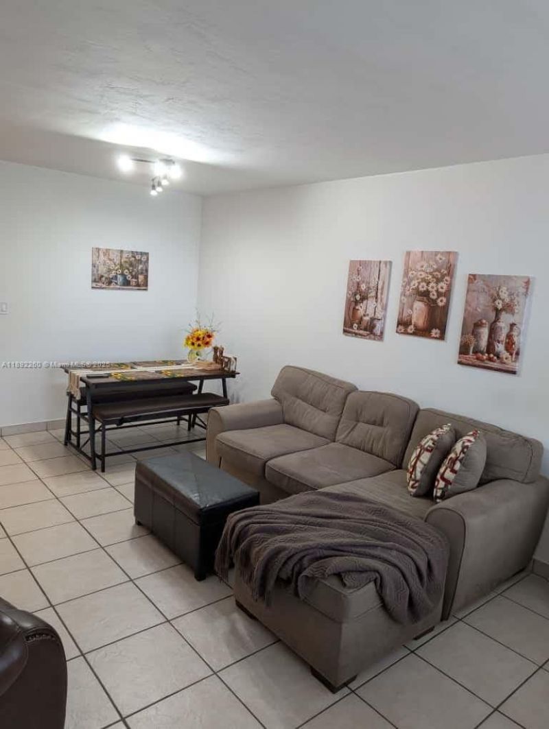 2899 Collins Ave, Unit 736, Miami Beach, FL 33140 Photo