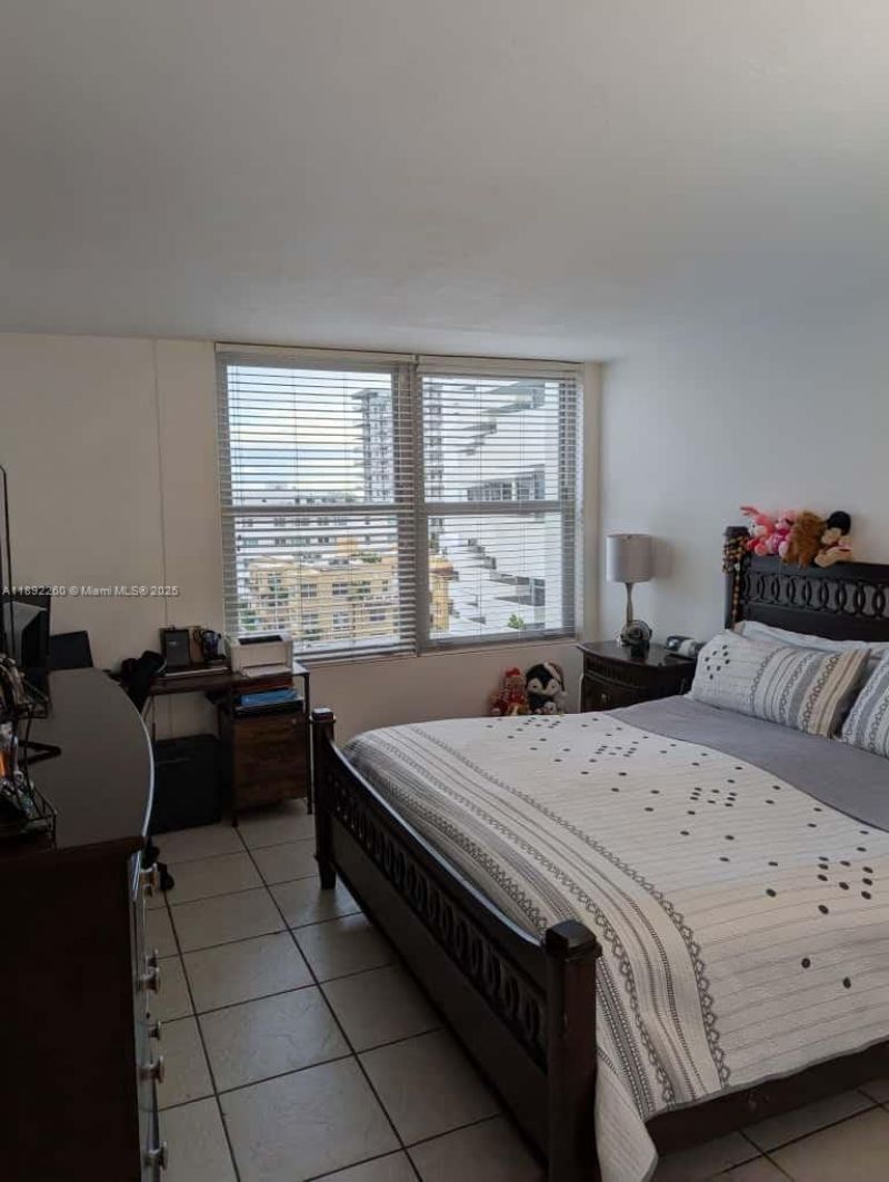 2899 Collins Ave, Unit 736, Miami Beach, FL 33140 Photo