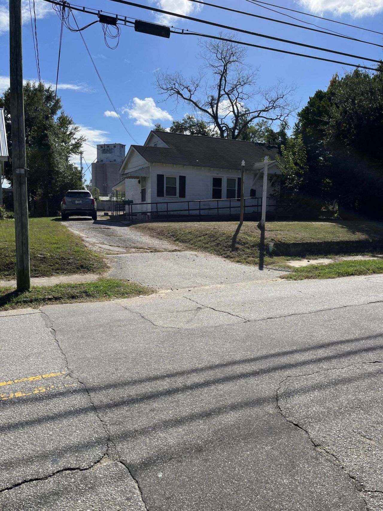 1110 Whitman Photo 1