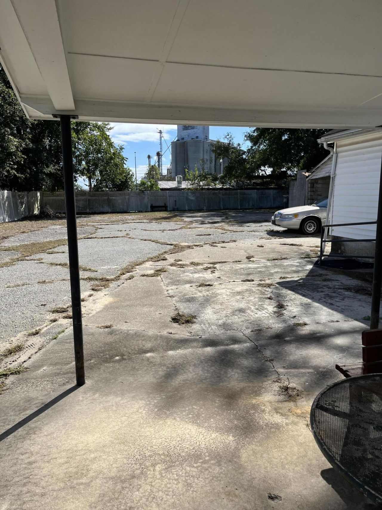 1110 Whitman Photo 16