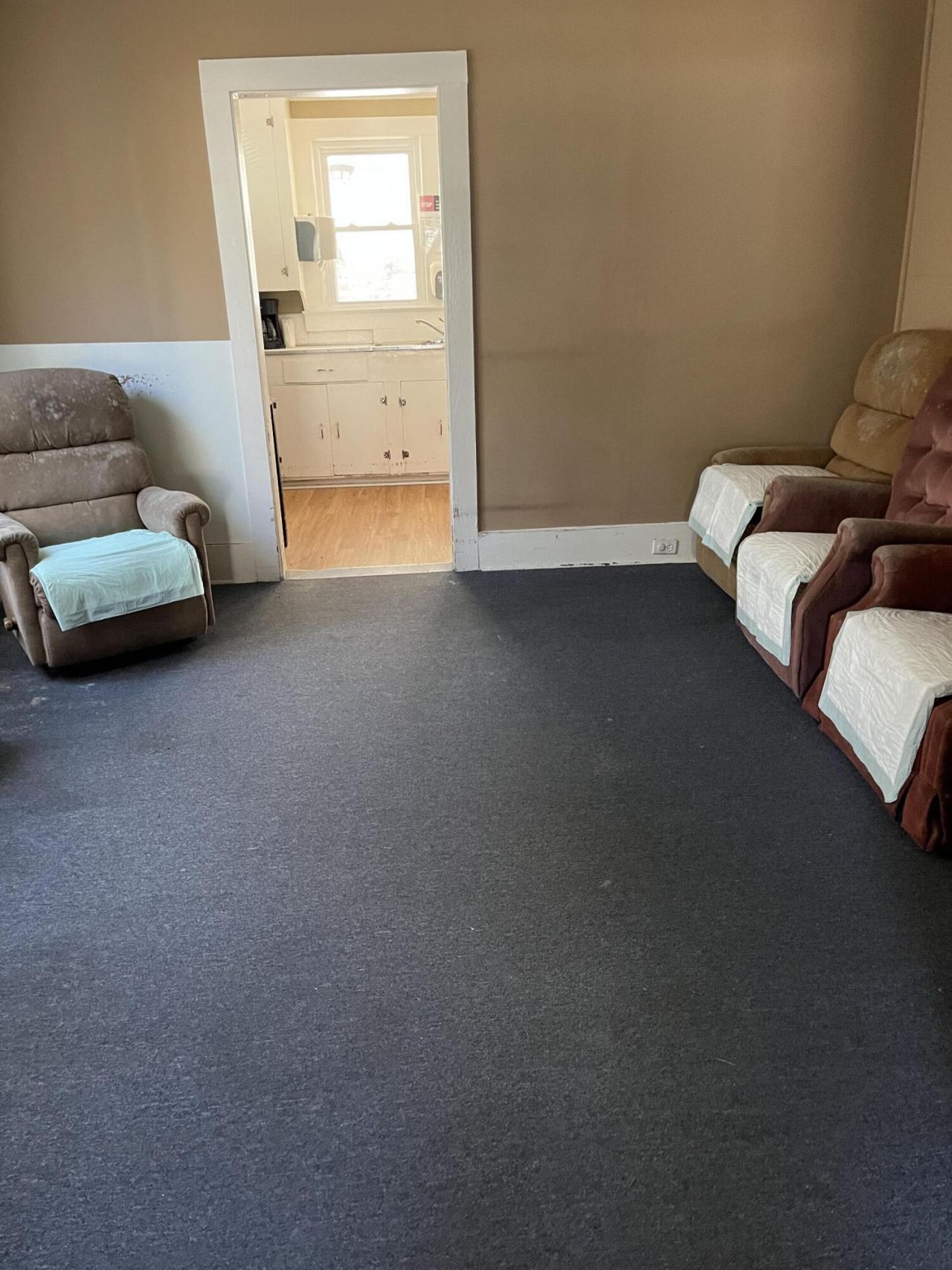 1110 Whitman Photo 29