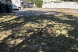 1110 Whitman photo 4