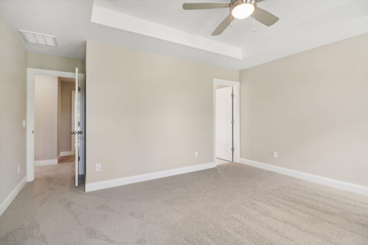 2000 Buggs Lane Photo 13