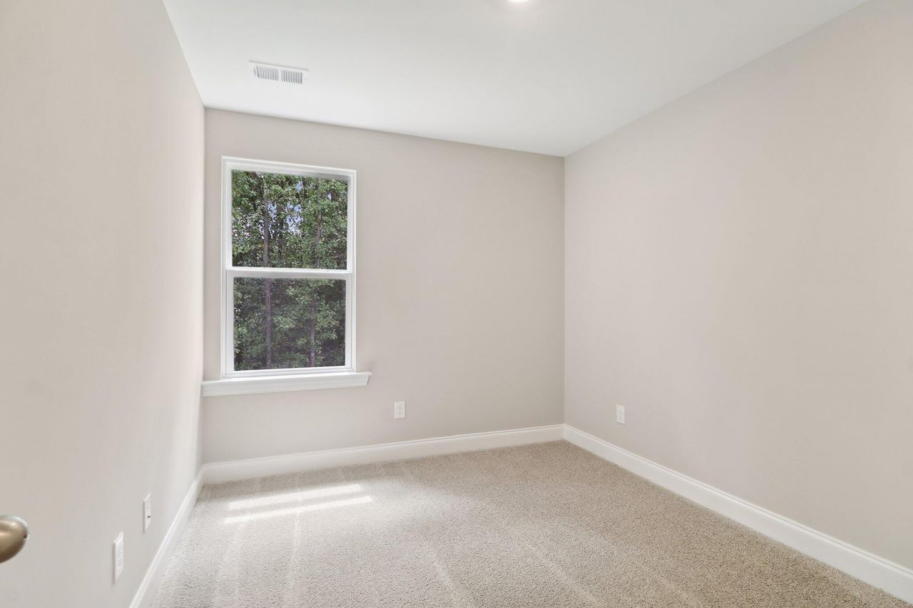 2000 Buggs Lane Photo 23