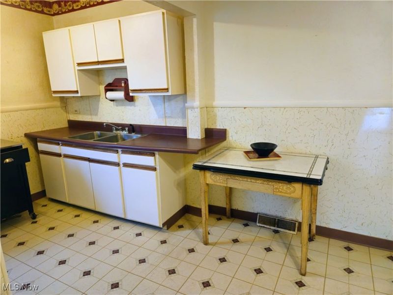 3046 Sackett Avenue, Cleveland, OH 44109 Photo 12